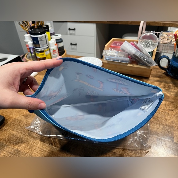 Thirty-One Zipper Pouch Dog Days - Picture 5 of 6